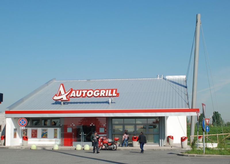 01-Autogrill Strutture in carpenteria metallica -.JPG